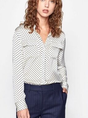 Equipment Slim Signature Star Print Blouse with Flap Pockets — NWT! — Size Small